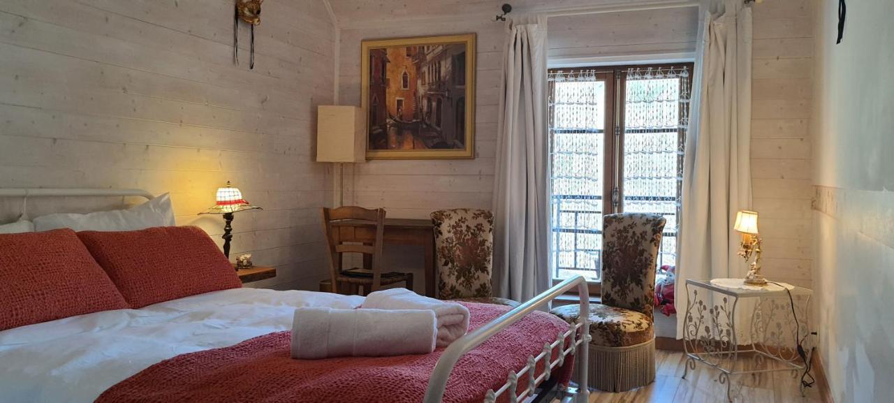 Le Castellou Bed & Breakfast Conques Exterior photo